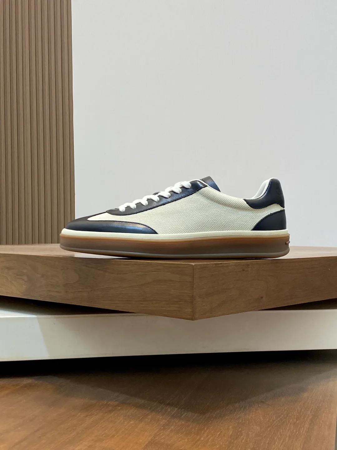 💰760 Loro Piana - Classic casual shoes, men's lace-up casual shoes and sneakers, high-quality lightweight and comfortable fabrics, suitable for outdoor leisure, the color scheme is young and energetic, and it looks great with sportswear or casual suits! Code number: 39-44 (38, 45, 46, can be customized)